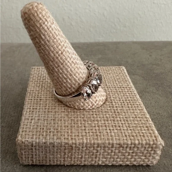 CZ fashion ring by Absolute - Picture 2 of 12